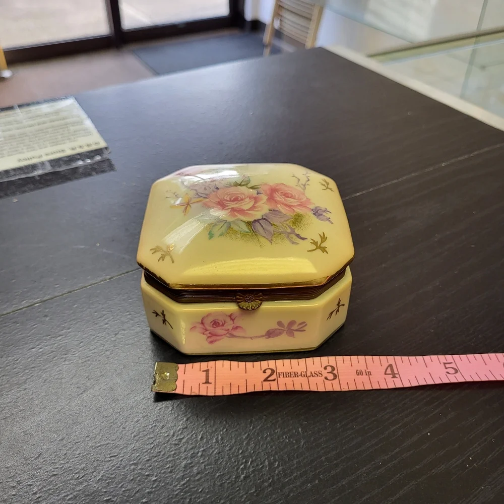 Ceramic jewelry box made in Japan